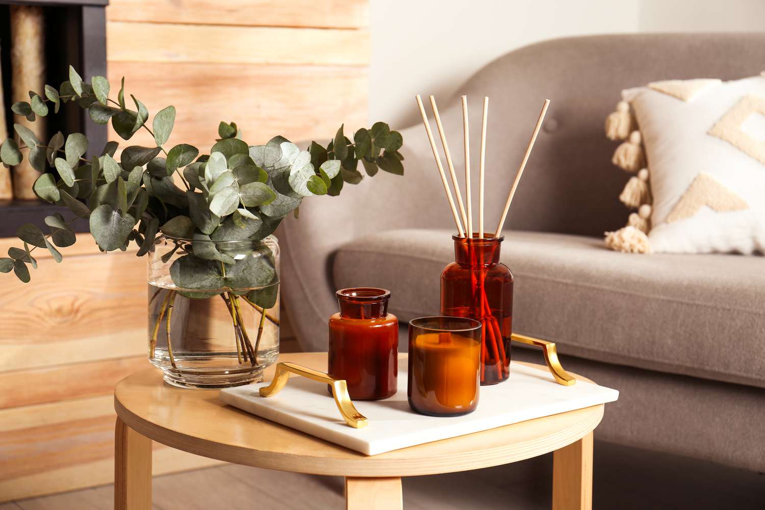 How to Keep Small Apartments Smelling Fresh